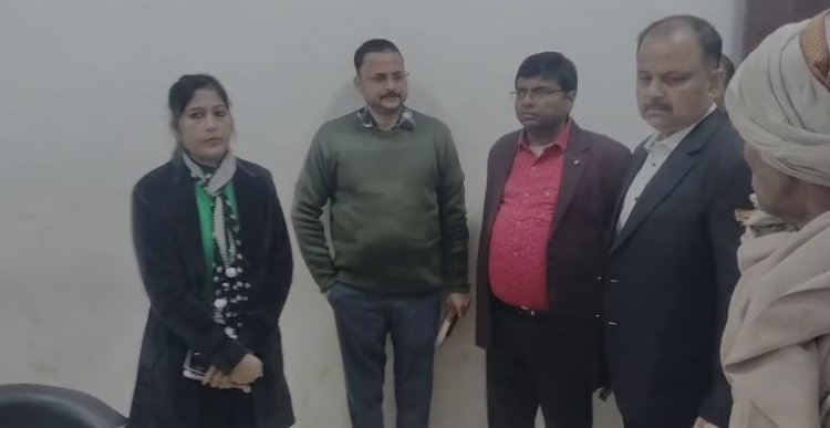 डीएम के औचक निरीक्षण से मॉडल सदर अस्पताल में मचा हड़कंप, लापरवाही पर सख्त कार्रवाई के निर्देश।