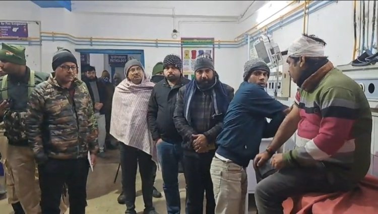 आंजन नदी पुल के पास बदमाशों ने स्वर्ण व्यवसायी से पचास  लाख लूटा, पिस्टल के बट से मारकर किया घायल, SP ने घटना का लिया जायजा