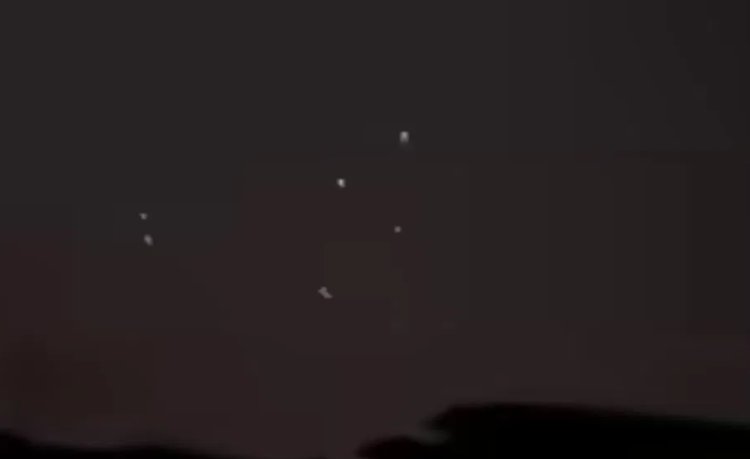 जम्मू-कश्मीर में LoC पर दिखे पांच पाकिस्तानी ड्रोन, सीमा से सटे इलाकों में बढ़ाई गई सुरक्षा व्यवस्था