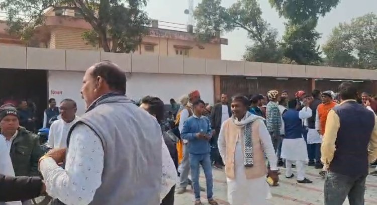 मकर संक्रांति भोज के बाद लोजपा (आर) कार्यकर्ताओं में विवाद, जोरदार हंगामा