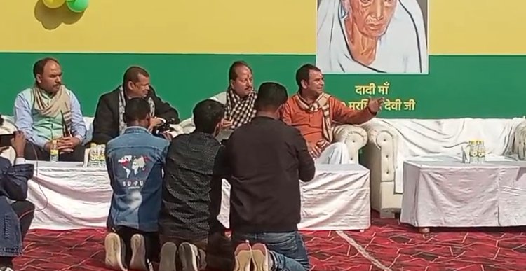 तेज प्रताप के दही चूड़ा भोज में कई सियासी दलों के नेता हुए शामिल...