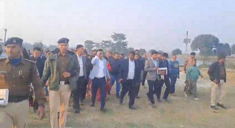 सीएम के दौरे को लेकर झंझारपुर में  तैयारियां तेज ,डीएम ने मेडिकल कॉलेज से लेकर हेलीपैड तक का लिया जायजा.