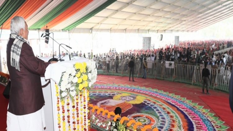 समृद्धि की राह पर बिहार : अब जिला एवं प्रखंड अस्पताल बनेंगे विशिष्ट चिकित्सा केन्द्र, सीएम ने कर दिया एलान