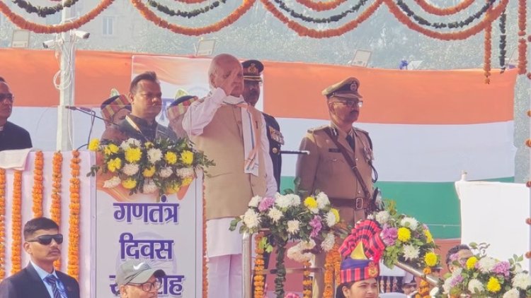 गणतंत्र दिवस 2026: पटना में राज्यपाल ने किया ध्वजारोहण, 5 साल में 1 करोड़ रोजगार और मेडिकल कॉलेज का वादा