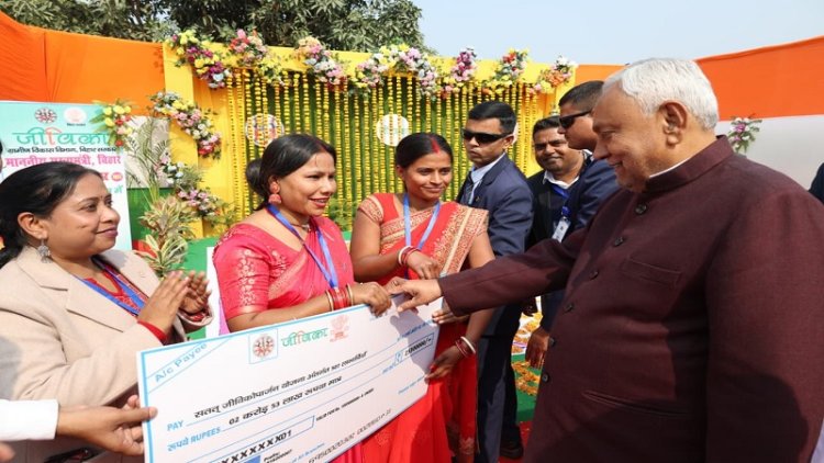 मधुबनी जिले को मुख्यमंत्री ने दी बड़ी सौगात, 391 करोड़ रुपये की 395 योजनाओं का किया उद्घाटन एवं शिलान्यास