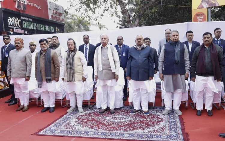 राष्ट्रपिता महात्मा गांधी के 79 वीं पुण्यतिथि पर  सीएम नीतीश ने दी मौन श्रद्धांजलि