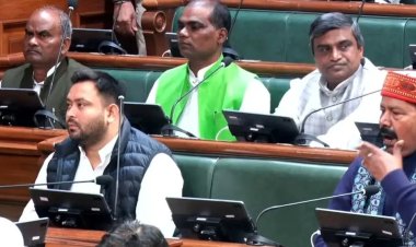 चोट के बाद सदन में वापसी,  बजट सत्र के पहले दिन दिखे तेजस्वी यादव