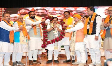 BJP राष्ट्रीय अध्यक्ष नितिन नवीन ने 'मन की बात' कार्यक्रम को सफलता पूर्वक श्रवण कराने वाले विधायकों को किया सम्मानित