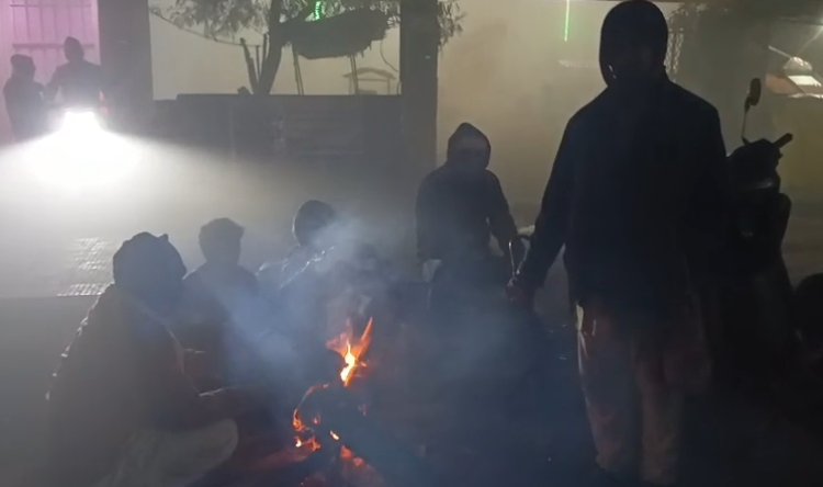 बांदा  जिले में कड़ाके की ठंड और घने कोहरे ने जनजीवन  पूरी तरह प्रभावि