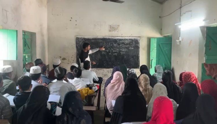 मदरसे में शिक्षकों की कमी  प्रधान शिक्षक ने  बताया