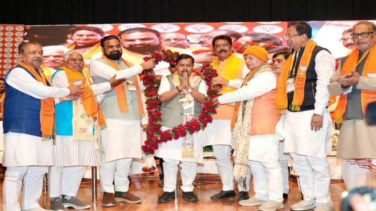 BJP राष्ट्रीय अध्यक्ष नितिन नवीन ने 'मन की बात' कार्यक्रम को सफलता पूर्वक श्रवण कराने वाले विधायकों को किया सम्मानित