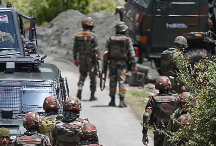 जम्मू-कश्मीर के किश्तवाड़ में जैश-ए-मोहम्मद का कमांडर सैफुल्ला समेत 3 आतंकी ढेर, भारी मात्रा में हथियार और गोला- बारुद बरामद