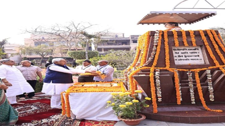 मुख्यमंत्री ने अपनी धर्मपत्नी एवं समाजसेवी स्व० मंजू सिन्हा की जयंती के अवसर पर उन्हें भावभीनी श्रद्धांजलि दी