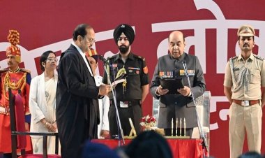 नवनियुक्त राज्यपाल के शपथ ग्रहण समारोह में शामिल होते हुए मुख्यमंत्री नीतीश कुमार