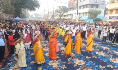 जीविका दीदियों की सिलाई से सजे आंगनबाड़ी बच्चे,10 लाख पोशाक वितरित