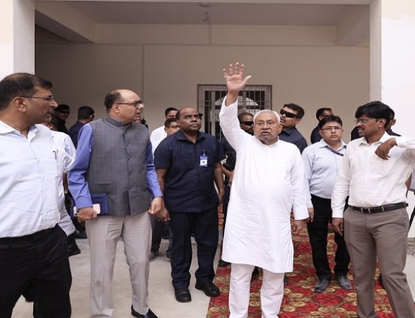 CM ने बख्तियारपुर के विभिन्न निर्माणाधीन विकास योजनाओं निरीक्षण करते हुए काम को पूर्ण करने का दिया निर्देश