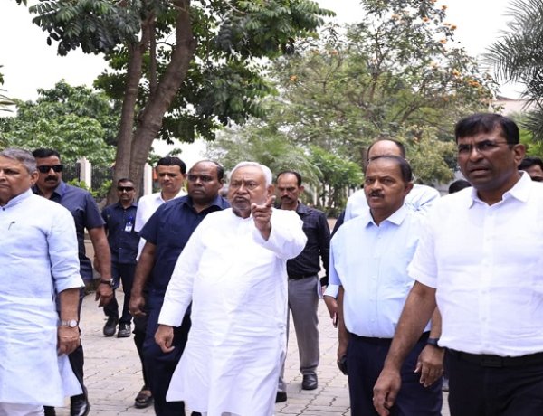 CM  ने पटना के  निर्माणाधीन योजनाओं का किया निरीक्षण, तेजी से कार्य पूर्ण करने का दिया निर्देश