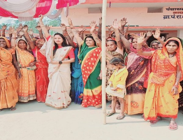 शिवहर में महिला मुखिया जला रही शिक्षा की अलख