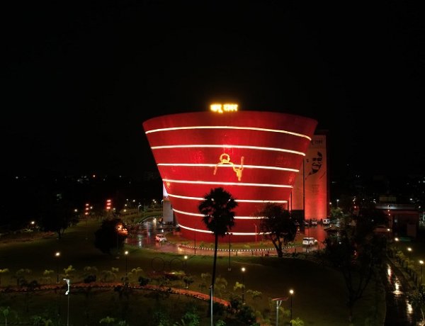 बापू टावर और बुद्ध सम्यक दर्शन संग्रहालय एवं स्मृति स्तूप 17वीं विश्वकर्मा अवॉर्ड्स 2026 के लिए चयनित