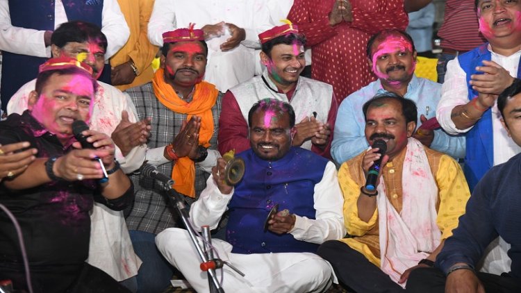 होली मिलन में पहुंचे 'राम-श्याम', अनिशाबाद के वशिष्ट कॉलोनी में भव्य समारोह, दिखा आपसी सौहार्द