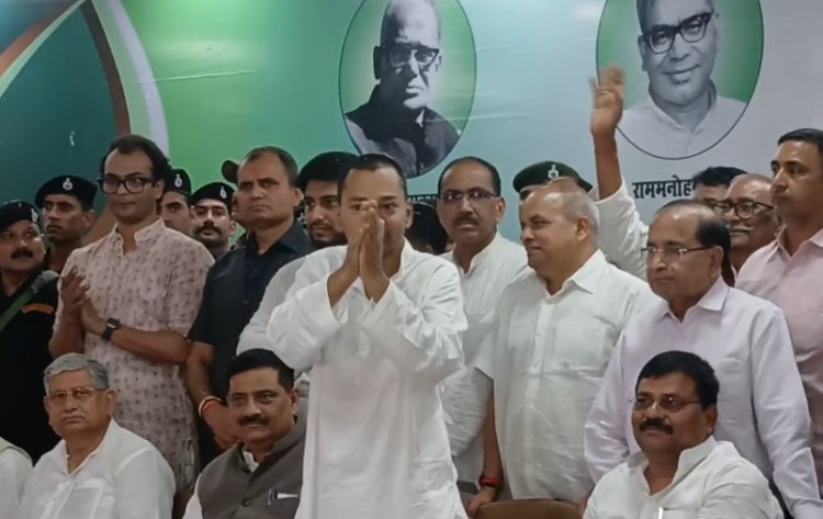 निशांत कुमार की राजनीतिक सफर का आगाज, संजय झा ने दिलाई JDU की सदस्यता, ललन सिंह का पांव छूकर लिया आशीर्वाद