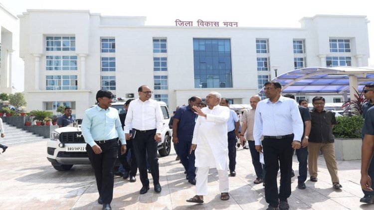 मुख्यमंत्री ने पटना समाहरणालय का किया निरीक्षण, अधिकारियों को दिए निर्देश