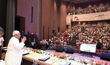 मुख्यमंत्री ने 4954 नवनियुक्त महिला स्वास्थ्य कार्यकर्ता (ए०एन०एम०) को प्रदान किया नियुक्ति पत्र