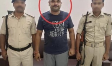 बिहार में भ्रष्टाचार के खिलाफ निगरानी विभाग की कार्रवाई,  सारण में 9 हजार रुपए घूस लेते रंगे हाथ दारोगा मोहित कुमार गिरफ्तार