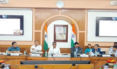 मुख्य सचिव ने दिया निर्देश, कहा- भारत-नेपाल सीमा के समीप स्थित बैंक शाखाओं में 'नोट सॉर्टिंग मशीन' अनिवार्य रूप से उपलब्ध कराई जाए ताकि जाली नोटों को रोका जाए