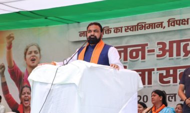 महिला आरक्षण बिल के समर्थन में विपक्ष के खिलाफ सड़कों पर उतरी महिलाएं, गांधी मैदान से सीएम सम्राट चौधरी ने दी सख्त चेतावनी