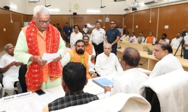 भाजपा प्रत्याशी अरविंद शर्मा ने बिहार विधान परिषद उपचुनाव के लिए किया नामांकन, मंगल पांडेय की सीट पर जीत तय