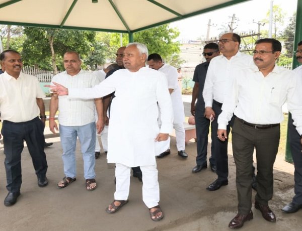 एक्शन में सीएम नीतीश, काफिले के साथ निकल पड़े राजधानी की सड़कों पर, अधिकारियों को दिया निर्देश