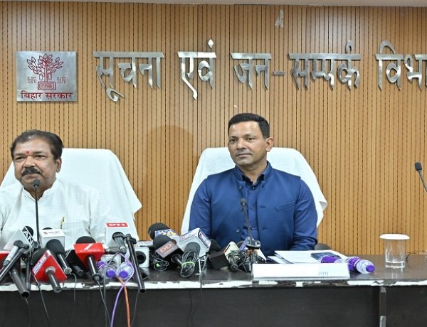 बिहार का औद्योगिक विकास निरंतर सशक्त गति के साथ आगे बढ़ रहा है-डॉ. दिलीप जायसवाल