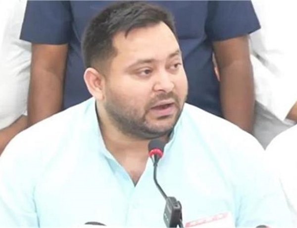 TRE-4 में विलंब कर एनडीए सरकार लाखों युवाओं के जीवन से खिलवाड़ बंद करे- तेजस्वी यादव