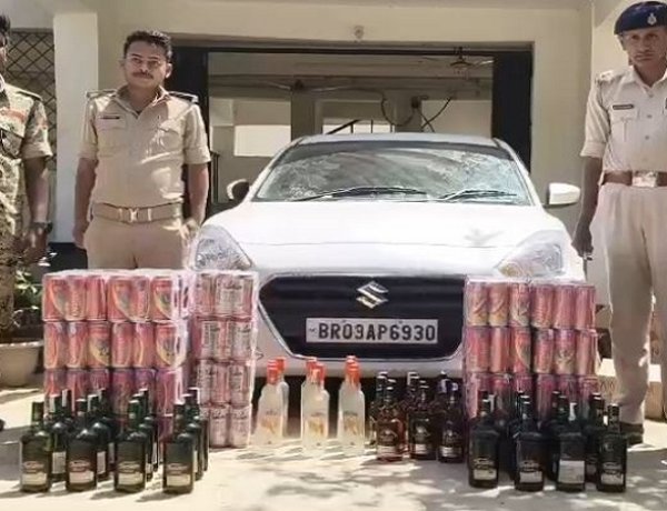 नवादा के गोविंदपुर में कार से 252 लीटर विदेशी शराब जब्त, धंधेबाज फरार