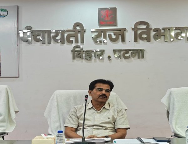 सोलर स्ट्रीट लाईट्स का लाभ ग्रामीण परिवेश में रहने वाले लोगों को  प्राप्त होना चाहिए