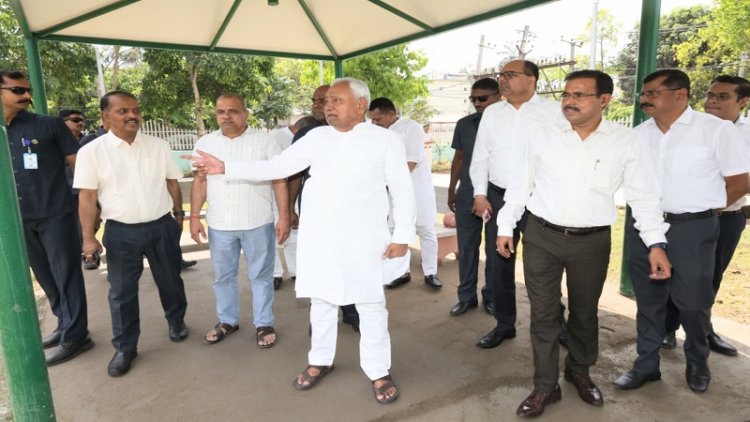 एक्शन में सीएम नीतीश, काफिले के साथ निकल पड़े राजधानी की सड़कों पर, अधिकारियों को दिया निर्देश