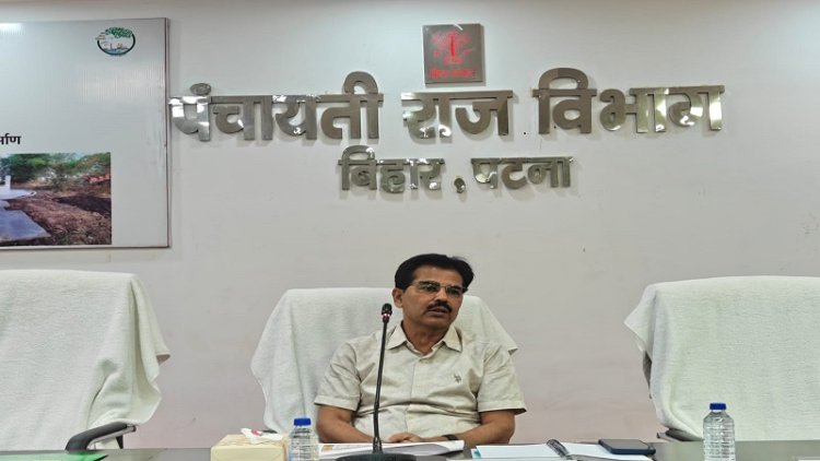 सोलर स्ट्रीट लाईट्स का लाभ ग्रामीण परिवेश में रहने वाले लोगों को  प्राप्त होना चाहिए