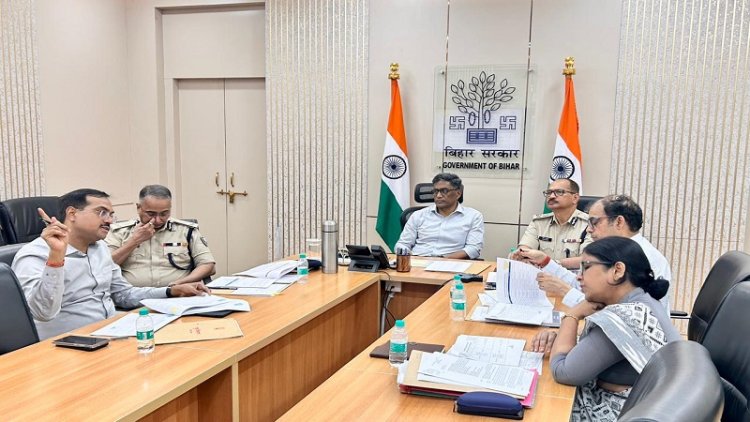 CS की अध्यक्षता में बिहार के 4 वामपंथी उग्रवाद प्रभावित (L&T) जिलों में विकास कार्यों की उच्च स्तरीय समीक्षा