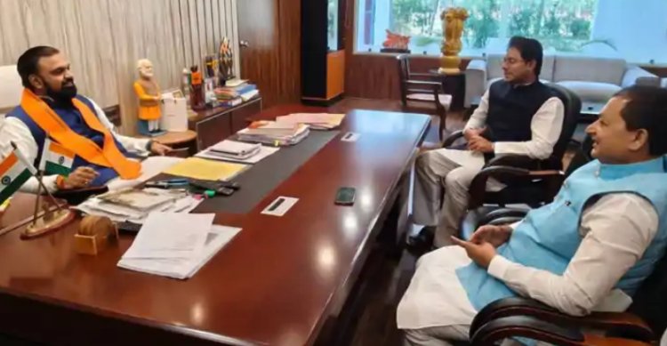 मंत्रिमंडल विस्तार से पहले बिहार में ऑपरेशन लोटस? सीएम सम्राट चौधरी से कांग्रेस एमएलसी समीर सिंह की मुलाकात से गरमाई सियासत