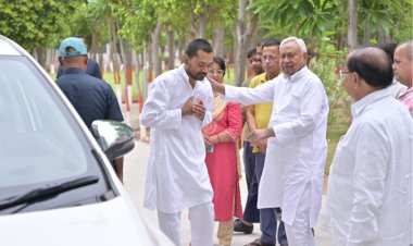 अपने पिता से आशीर्वाद लेकर बिहार की यात्रा पर निकले निशांत, जनता से सीधे करेंगे संवाद, बोले- यह मेरी पहली राजनीतिक यात्रा