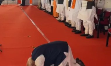 ...शायद इसीलिए बीजेपी बनी है विश्व की सबसे बड़ी पार्टी!, शपथ ग्रहण से पहले पीएम मोदी ने बंगाल की जनता को किया दंडवत प्रणाम