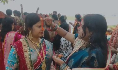 लखीसराय में सुहागिन महिलाओं ने की वट वृक्ष की पूजा, अपने पति की लंबी आयु और परिवार की खुशहाली की कामना की