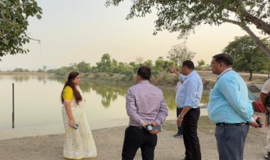 औरंगाबाद के जिला पदाधिकारी अभिलाषा शर्मा ने किया उमंगेश्वरी तालाब का निरीक्षण, योजना पदाधिकारी को दिया ये आदेश