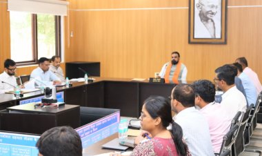 सीएम सम्राट चौधरी ने की ऊर्जा विभाग की समीक्षा बैठक, छतों पर सोलर प्लेट लगाने के लिए उपभोक्ताओं को प्रोत्साहित करेगी सरकार