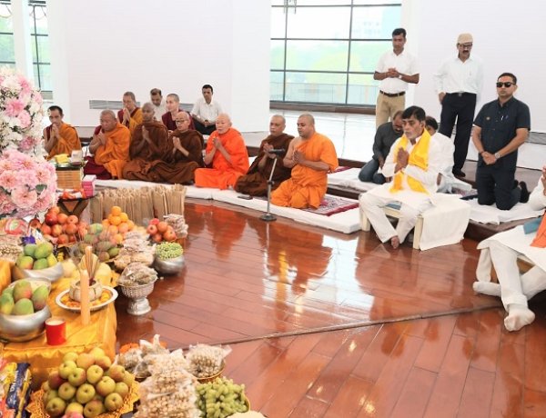 बुद्ध पूर्णिमा के पावन अवसर पर आयोजित कार्यक्रम में शामिल हुये मुख्यमंत्री