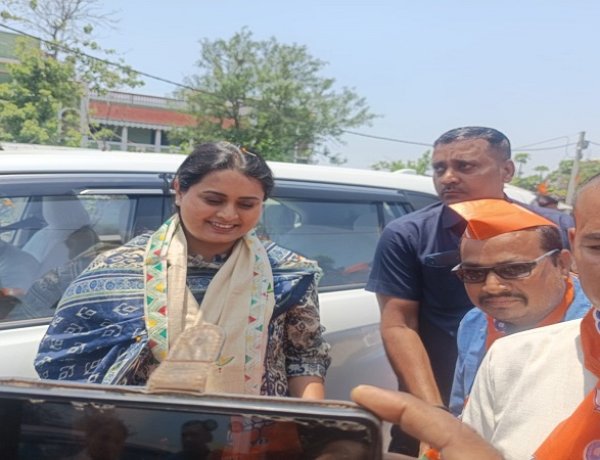 मंत्री श्रेयसी सिंह का अजगैविनाथ धाम में हुआ भव्य स्वागत, उद्योग लगाने की मांग की गई