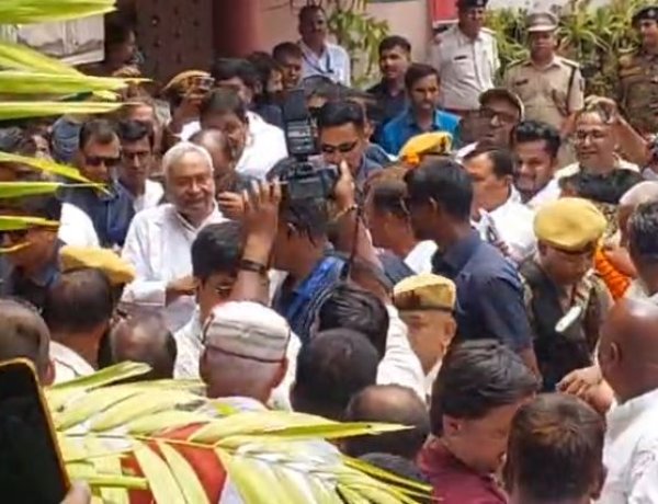 अभी-अभी पूर्व मुख्यमंत्री नीतीश कुमार अचानक से सीतामढ़ी पहुंचे