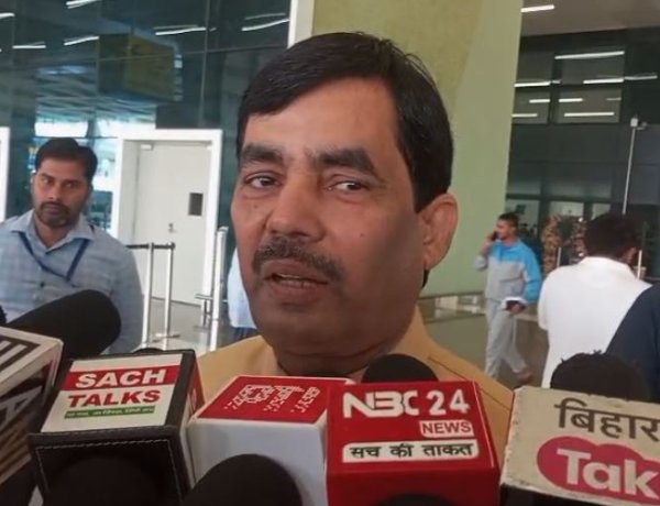 ईंधन बचाओ अभियान: PM मोदी के आह्वान पर शाहनवाज हुसैन ने छोड़ी लग्जरी गाड़ी, EV से किया सफर"