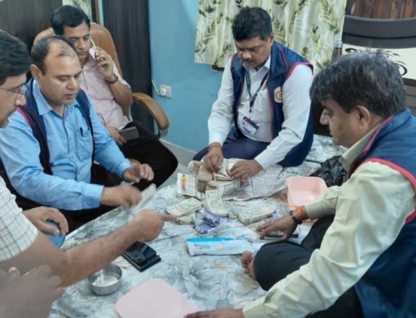 जमुई के इंजीनियर गोपाल कुमार पर EOU का कसा शिकंजा, पटना समेत 4 ठिकानों पर छापेमारी, आय से 81.5% अधिक संपत्ति का खुलासा